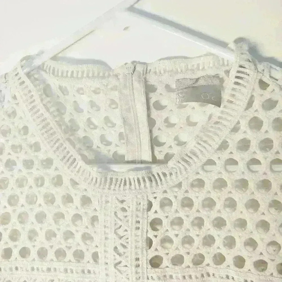 ZERO Degrees Celsius White Crewneck Cap Sleeve Top - Picture 4 of 8